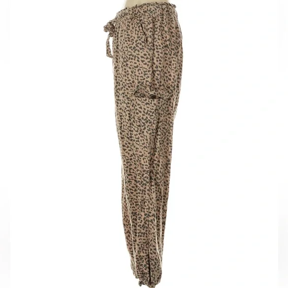 Aerie Leopard Print Joggers - Tan and Black medium - Picture 2 of 16
